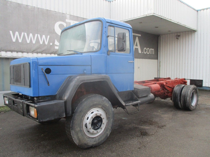 Iveco Magirus Deutz M 160 D 256 , V8 , Manual , Spring suspension - Camião chassi: foto 1 Iveco Magirus Deutz M 160 D 256 , V8 , Manual , Spring suspension - Camião chassi: foto 1