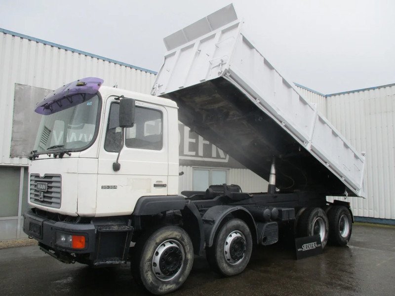 MAN 35-364 , Manual , 8x4 , 3 way tipper , Spring suspension - Camião basculante: foto 1 MAN 35-364 , Manual , 8x4 , 3 way tipper , Spring suspension - Camião basculante: foto 1
