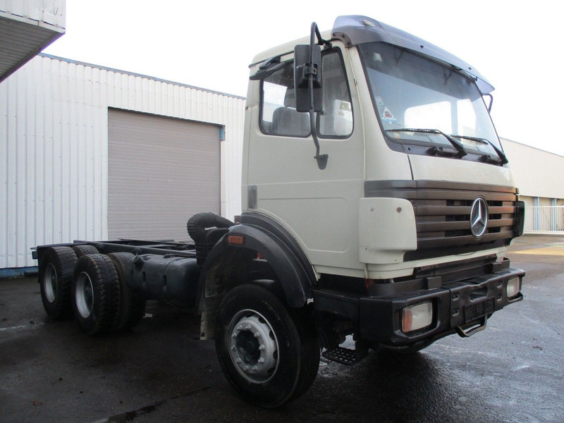 Mercedes-Benz 2538 , V8 , Manual , 6x4 , Spring suspension , Euro 2 - Camião chassi: foto 4 Mercedes-Benz 2538 , V8 , Manual , 6x4 , Spring suspension , Euro 2 - Camião chassi: foto 4