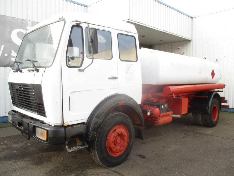 Mercedes-Benz FAP 1620 BD , Fuel truck , 4x2 , Manual , Spring suspension - Camião cisterna: foto 1 Mercedes-Benz FAP 1620 BD , Fuel truck , 4x2 , Manual , Spring suspension - Camião cisterna: foto 1