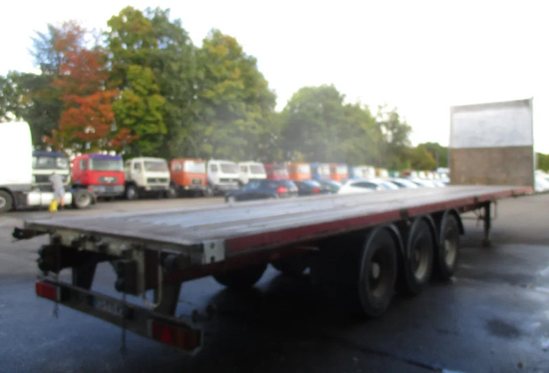 Samro SR 334 , 3 SAF Axle , Drum Brakes , Air Suspension - Semi-reboque plataforma/ Caixa aberta: foto 3 Samro SR 334 , 3 SAF Axle , Drum Brakes , Air Suspension - Semi-reboque plataforma/ Caixa aberta: foto 3