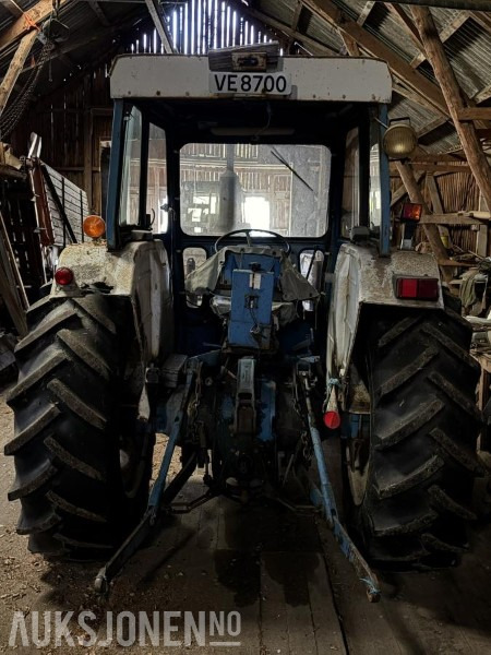 1975 FORD 4000 MED FRONTLASTER - Trator: foto 5 1975 FORD 4000 MED FRONTLASTER - Trator: foto 5