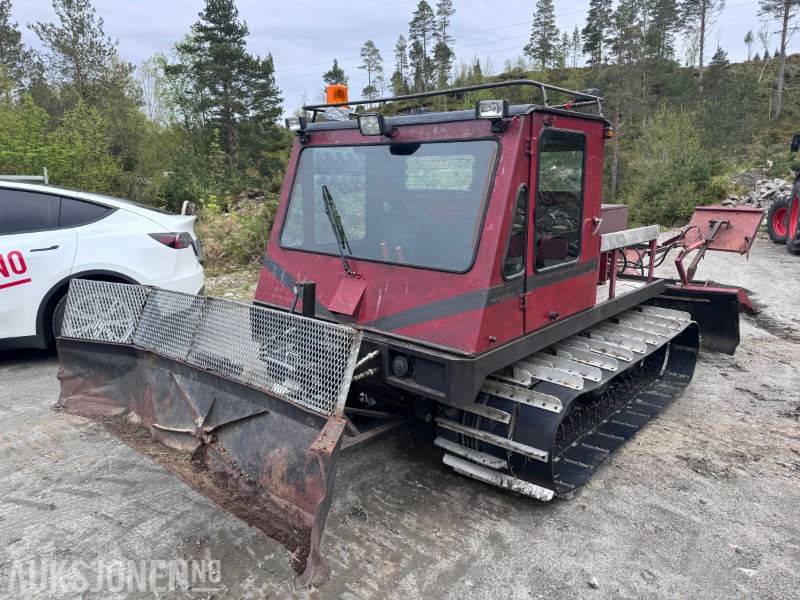1985 Iller D-200 beltevogn - Prepareringsmaskin / løypemaskin /tråkkemaskin - Equipamento de construção: foto 1 1985 Iller D-200 beltevogn - Prepareringsmaskin / løypemaskin /tråkkemaskin - Equipamento de construção: foto 1