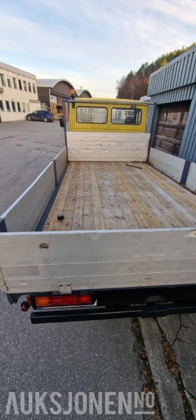 1994 Mercedes-Benz vario 611D lav km stand 9000km med kran - Camião de caixa aberta/ Plataforma: foto 5 1994 Mercedes-Benz vario 611D lav km stand 9000km med kran - Camião de caixa aberta/ Plataforma: foto 5