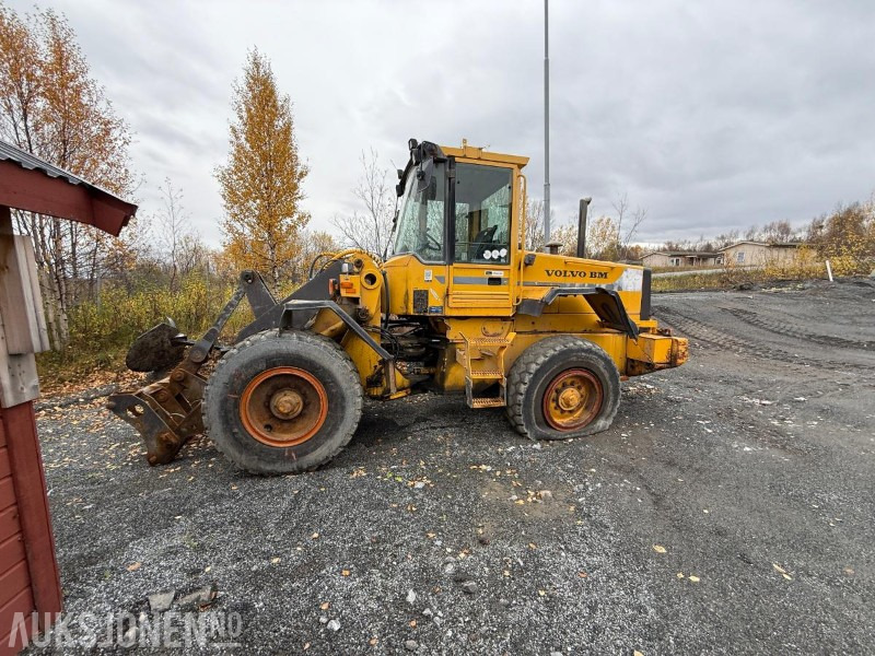 1994 Volvo L70B Hjullaster - Skuff - HK - 16812T - Pá carregadora de rodas: foto 2 1994 Volvo L70B Hjullaster - Skuff - HK - 16812T - Pá carregadora de rodas: foto 2