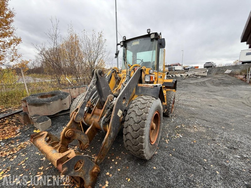 1994 Volvo L70B Hjullaster - Skuff - HK - 16812T - Pá carregadora de rodas: foto 1 1994 Volvo L70B Hjullaster - Skuff - HK - 16812T - Pá carregadora de rodas: foto 1