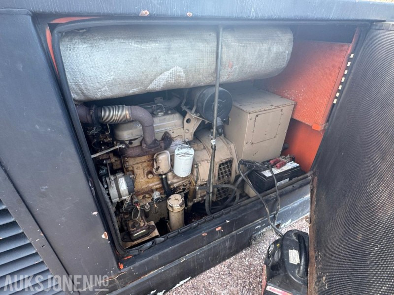 1995 Stamford aggregat 40kvA 230/400V - Equipamento de construção: foto 3 1995 Stamford aggregat 40kvA 230/400V - Equipamento de construção: foto 3