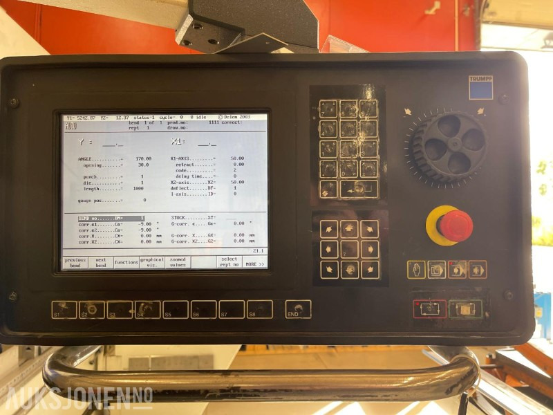 1996 Trumpf TrumaBend V130 plateknekke - reparasjonsobjekt - Equipamento de construção: foto 5 1996 Trumpf TrumaBend V130 plateknekke - reparasjonsobjekt - Equipamento de construção: foto 5
