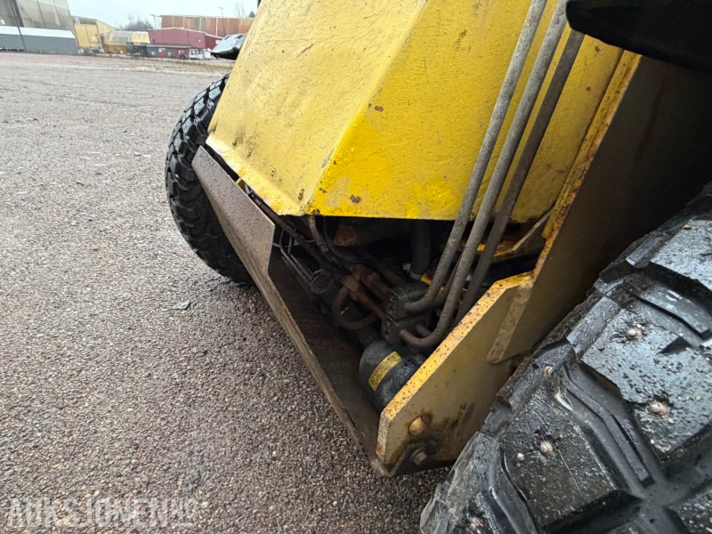 Mini pá carregadora 1996 Wille P504-T hjullaster - Snøfres - Universalskuffe - Sommerdekk/vinterdekk: foto 31 Mini pá carregadora 1996 Wille P504-T hjullaster - Snøfres - Universalskuffe - Sommerdekk/vinterdekk: foto 31