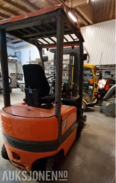 1997 Toyota Truck FBMF16 - Empilhador telescópico: foto 3 1997 Toyota Truck FBMF16 - Empilhador telescópico: foto 3