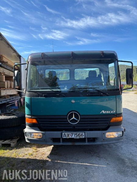 1998 Mercedes-Benz Atego 815/36 - Camião de caixa aberta/ Plataforma: foto 2 1998 Mercedes-Benz Atego 815/36 - Camião de caixa aberta/ Plataforma: foto 2