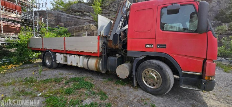 1999 Volvo FM7 42R 4X2 Reparasjonsobjekt Hiab 195-4 - Camião grua: foto 3 1999 Volvo FM7 42R 4X2 Reparasjonsobjekt Hiab 195-4 - Camião grua: foto 3