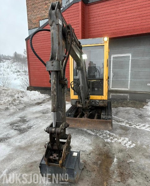 2002 Volvo EC20xt minigraver PUSSESKUFFE TANNSKUFFE MVA FRI 7136 timer - Mini escavadeira: foto 2 2002 Volvo EC20xt minigraver PUSSESKUFFE TANNSKUFFE MVA FRI 7136 timer - Mini escavadeira: foto 2