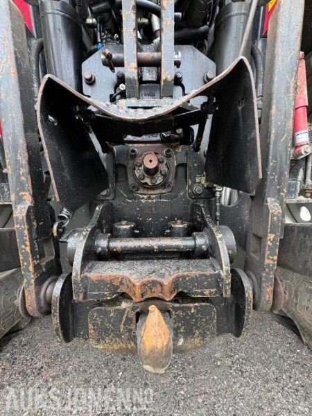 Trator 2004 Massey Ferguson 6480 Dynashift - Frontlaster med hydraulisk redskapslås - Fronthydraulikk - 40 km - Fjærende hytte - tredje funksjon: foto 17