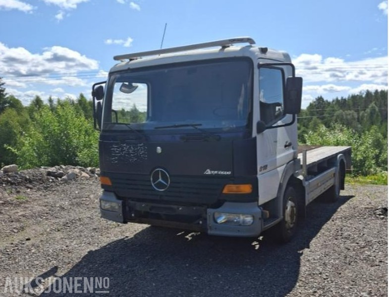 2004 Mercedes-Benz 4X2 ATEGO - Camião de caixa aberta/ Plataforma: foto 1 2004 Mercedes-Benz 4X2 ATEGO - Camião de caixa aberta/ Plataforma: foto 1