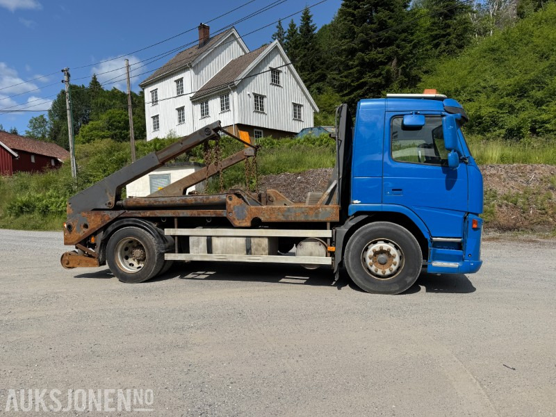 2004 Volvo FM9 containerløfter / liftbil – 15 tonn - Camião multibenne: foto 4 2004 Volvo FM9 containerløfter / liftbil – 15 tonn - Camião multibenne: foto 4
