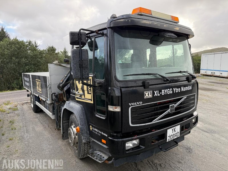 2005 VOLVO FL6H Kranbil med Fast Plan 267842 km Svingbare Lemmer - Camião grua: foto 3 2005 VOLVO FL6H Kranbil med Fast Plan 267842 km Svingbare Lemmer - Camião grua: foto 3