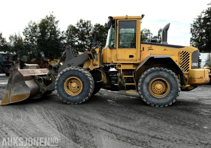 2005 Volvo L90E hjullaster med skuffe / 3. funksjon / pallegaffel - Pá carregadora de rodas: foto 2 2005 Volvo L90E hjullaster med skuffe / 3. funksjon / pallegaffel - Pá carregadora de rodas: foto 2