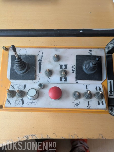 2006 IR Montabert boretårn CPA 225 - HC 40 hammer - Nytt S70 feste i 2022 - Ilmeg støvsuger - kompressor - Máquina de perfuração: foto 5 2006 IR Montabert boretårn CPA 225 - HC 40 hammer - Nytt S70 feste i 2022 - Ilmeg støvsuger - kompressor - Máquina de perfuração: foto 5