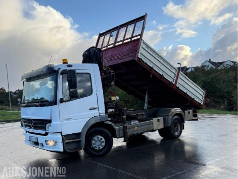 2006 Mercedes-Benz 1524 ATEGO II TYPE 1 med kran og treveis tipp eu ok til 05.2026 - Camião basculante: foto 4 2006 Mercedes-Benz 1524 ATEGO II TYPE 1 med kran og treveis tipp eu ok til 05.2026 - Camião basculante: foto 4