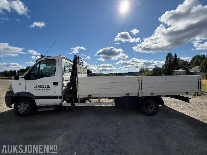 2006 Renault Mascott lett lastebil med plan og Hiab 035 kran Euro4 - Camião grua: foto 2 2006 Renault Mascott lett lastebil med plan og Hiab 035 kran Euro4 - Camião grua: foto 2