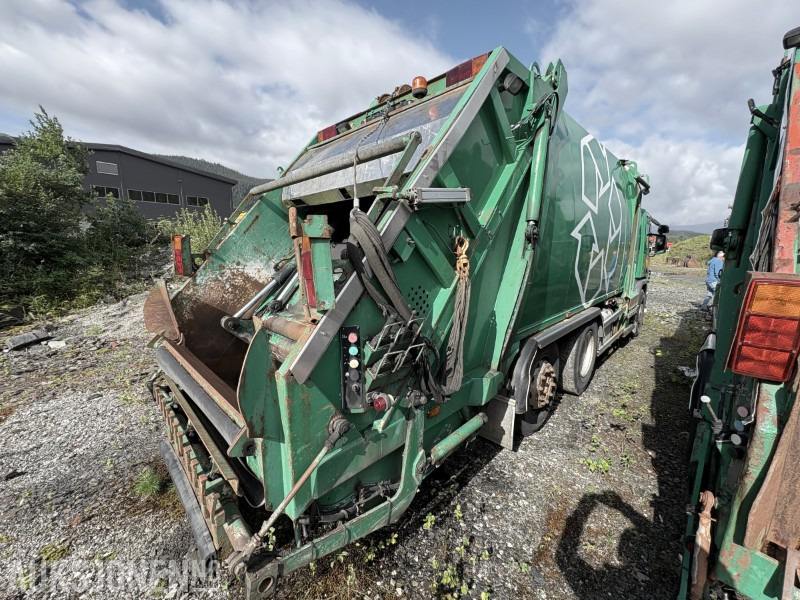 2006 Scania P380 2-kammers komprimatorbil - renovasjonsbil - bossbil - Caminhão de lixo: foto 3 2006 Scania P380 2-kammers komprimatorbil - renovasjonsbil - bossbil - Caminhão de lixo: foto 3