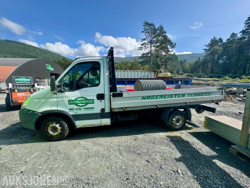 2007 Iveco 29L12 - Hengerfeste - Webasto - Km: 106000 - Camião de caixa aberta/ Plataforma: foto 5 2007 Iveco 29L12 - Hengerfeste - Webasto - Km: 106000 - Camião de caixa aberta/ Plataforma: foto 5