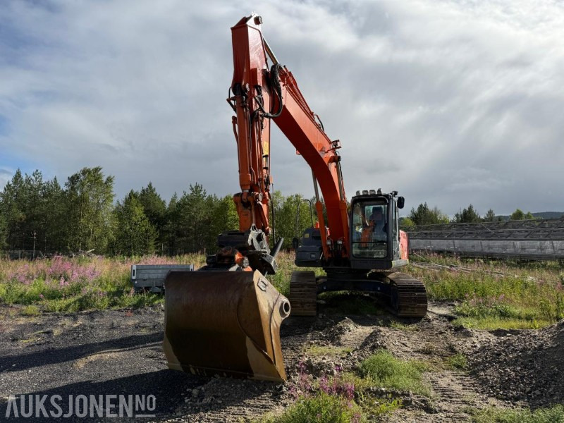 2008 Hitachi ZX210LC-3 – 9754 t - Novatron - Sentralsmøring - Escavadeira: foto 2 2008 Hitachi ZX210LC-3 – 9754 t - Novatron - Sentralsmøring - Escavadeira: foto 2