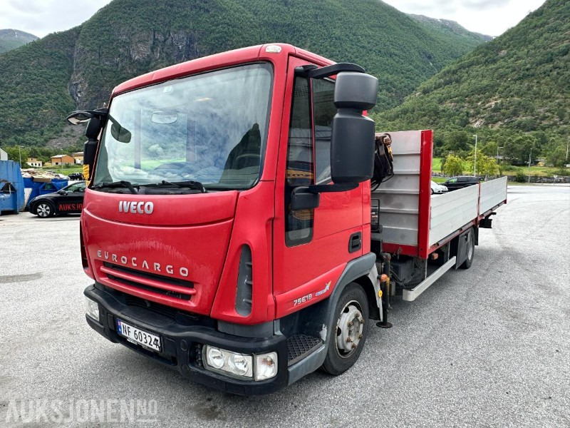 2008 Iveco ML 75E18 Planbil m/HC 50 kran, 273462km - Camião de caixa aberta/ Plataforma: foto 1 2008 Iveco ML 75E18 Planbil m/HC 50 kran, 273462km - Camião de caixa aberta/ Plataforma: foto 1