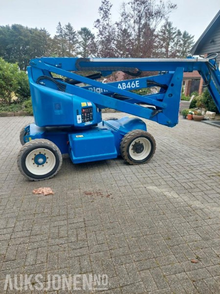 2008 UpRight AB46E bomlift med knekkarm - Arbeidshøyde 16,1 m. - Vekt: 6 700 kg - Timer: 217! - Plataforma aérea: foto 3 2008 UpRight AB46E bomlift med knekkarm - Arbeidshøyde 16,1 m. - Vekt: 6 700 kg - Timer: 217! - Plataforma aérea: foto 3