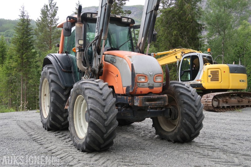 2008 Valtra N141 Twintrac traktor / 9121 timer - Trator: foto 4 2008 Valtra N141 Twintrac traktor / 9121 timer - Trator: foto 4