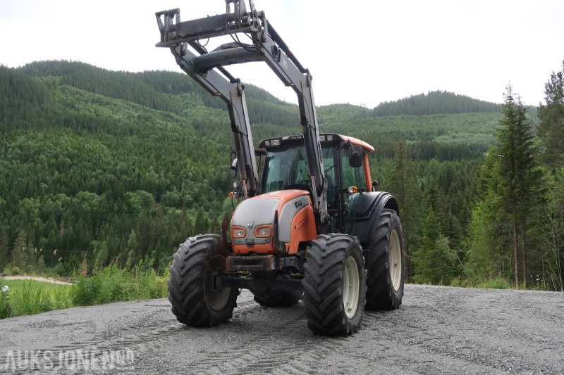 2008 Valtra N141 Twintrac traktor / 9121 timer - Trator: foto 2 2008 Valtra N141 Twintrac traktor / 9121 timer - Trator: foto 2