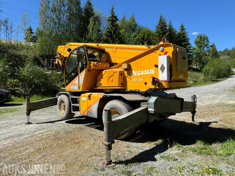 2009 Dieci Pegasus 40.25 rundtomsvingende teleskoptruck med kurv / vinsj / pallegaffler - Empilhador telescópico: foto 3 2009 Dieci Pegasus 40.25 rundtomsvingende teleskoptruck med kurv / vinsj / pallegaffler - Empilhador telescópico: foto 3