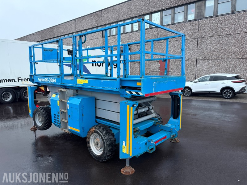 2010 Genie GS-3384RT - 12m sakselift - Plataforma aérea: foto 3 2010 Genie GS-3384RT - 12m sakselift - Plataforma aérea: foto 3