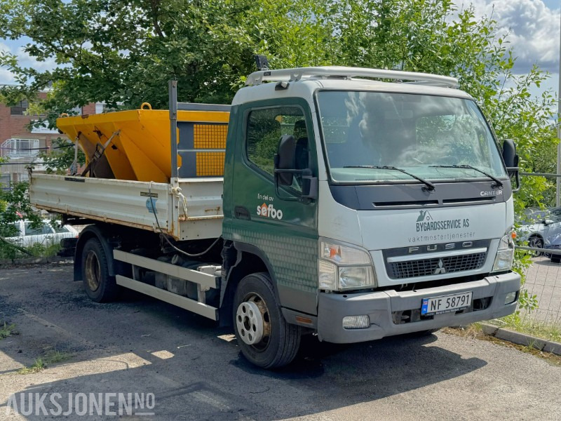 2011 Mitsubishi Canter planbil m/spreder | Meyer MDV | takbøyle | Isri - Camião de caixa aberta/ Plataforma: foto 1 2011 Mitsubishi Canter planbil m/spreder | Meyer MDV | takbøyle | Isri - Camião de caixa aberta/ Plataforma: foto 1