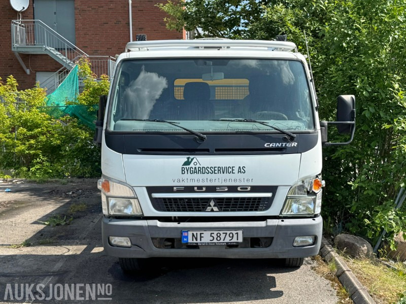 2011 Mitsubishi Canter planbil m/spreder | Meyer MDV | takbøyle | Isri - Camião de caixa aberta/ Plataforma: foto 2 2011 Mitsubishi Canter planbil m/spreder | Meyer MDV | takbøyle | Isri - Camião de caixa aberta/ Plataforma: foto 2