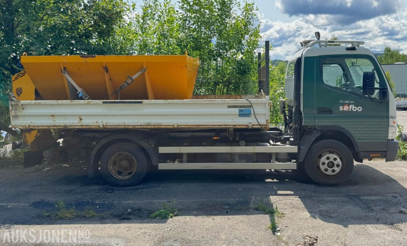 2011 Mitsubishi Canter planbil m/spreder | Meyer MDV | takbøyle | Isri - Camião de caixa aberta/ Plataforma: foto 4 2011 Mitsubishi Canter planbil m/spreder | Meyer MDV | takbøyle | Isri - Camião de caixa aberta/ Plataforma: foto 4