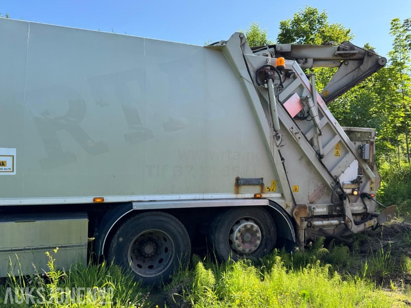 2011 Volvo FM6X2 komprimatorbil med kran / EU-godkjent - Caminhão de lixo: foto 3 2011 Volvo FM6X2 komprimatorbil med kran / EU-godkjent - Caminhão de lixo: foto 3