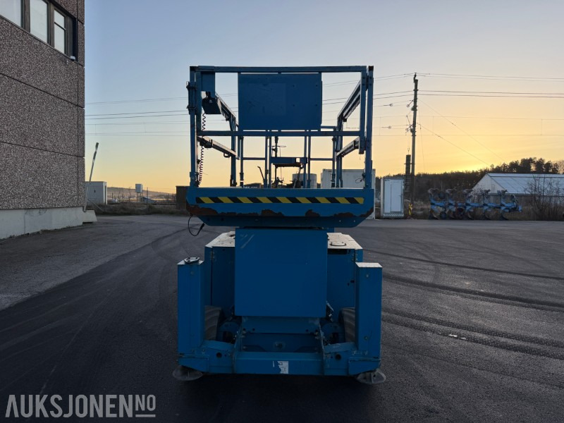 2012 Genie GS-4069 terrenggående sakselift med arbeidshøyde på 14 meter og løftekapasitet på 363 kg - Plataforma aérea: foto 3 2012 Genie GS-4069 terrenggående sakselift med arbeidshøyde på 14 meter og løftekapasitet på 363 kg - Plataforma aérea: foto 3