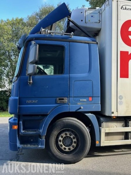 2012 Mercedes-Benz ACTROS skapbil/thermo med frys - Bilen har full service historikk - 573000 km. - Camião furgão: foto 4 2012 Mercedes-Benz ACTROS skapbil/thermo med frys - Bilen har full service historikk - 573000 km. - Camião furgão: foto 4