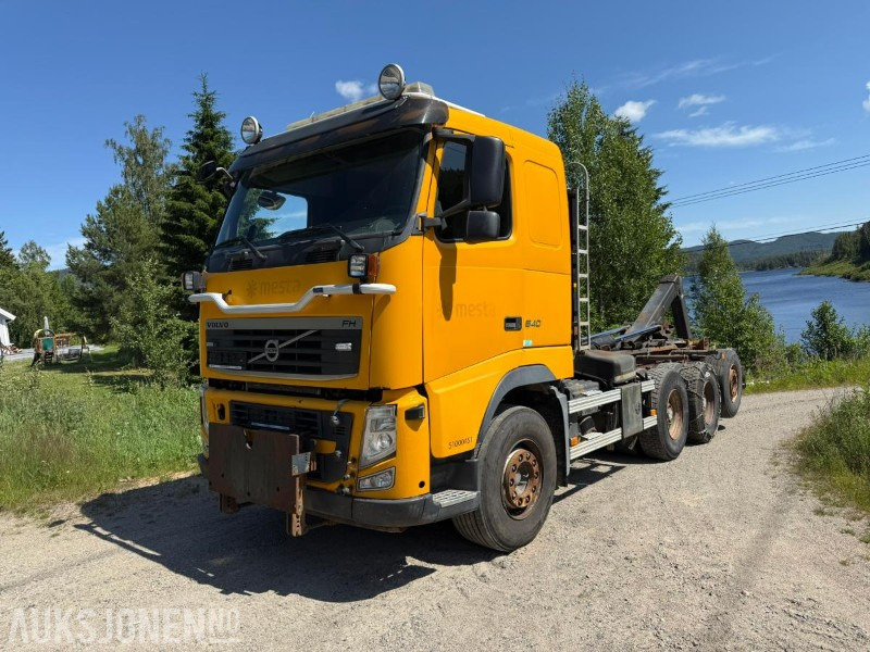 2012 Volvo FH540 8x4 brøyterigget Krokbil rep objekt - Camião polibenne: foto 1 2012 Volvo FH540 8x4 brøyterigget Krokbil rep objekt - Camião polibenne: foto 1