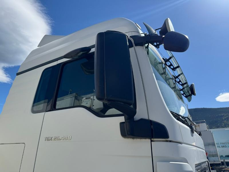 2013 MAN TGX 26.480 chassis med containerfester - Camião transportador de contêineres/ Caixa móvel: foto 5 2013 MAN TGX 26.480 chassis med containerfester - Camião transportador de contêineres/ Caixa móvel: foto 5