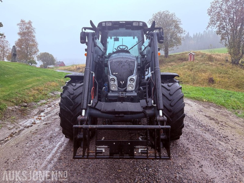 2013 Valtra N143 Direct med fronthydraulikk og kraftuttak(PTO) - Nylig EU godkjent - Trator: foto 5 2013 Valtra N143 Direct med fronthydraulikk og kraftuttak(PTO) - Nylig EU godkjent - Trator: foto 5