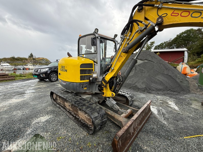 2013 Wacker Neuson 6003 - Gravemaskin - VA-bom - Gummibelter - tiltrotator - skjær - pusseskuff - 3535 timer - Escavadeira: foto 3 2013 Wacker Neuson 6003 - Gravemaskin - VA-bom - Gummibelter - tiltrotator - skjær - pusseskuff - 3535 timer - Escavadeira: foto 3