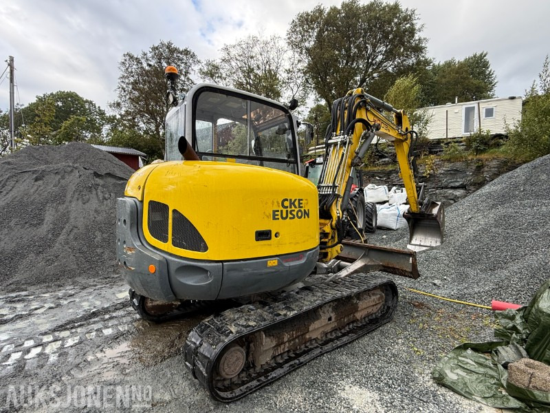 2013 Wacker Neuson 6003 - Gravemaskin - VA-bom - Gummibelter - tiltrotator - skjær - pusseskuff - 3535 timer - Escavadeira: foto 5 2013 Wacker Neuson 6003 - Gravemaskin - VA-bom - Gummibelter - tiltrotator - skjær - pusseskuff - 3535 timer - Escavadeira: foto 5