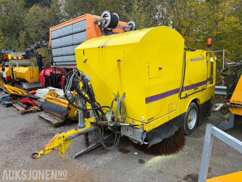 2014 Brodd Gothia Slepesoper til Traktor/Sopemaskin - Equipamento de construção: foto 1 2014 Brodd Gothia Slepesoper til Traktor/Sopemaskin - Equipamento de construção: foto 1