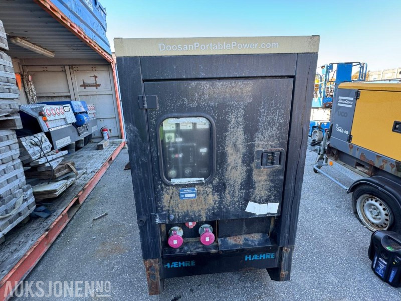 2014 Doosan G60 generator - Equipamento de construção: foto 4 2014 Doosan G60 generator - Equipamento de construção: foto 4