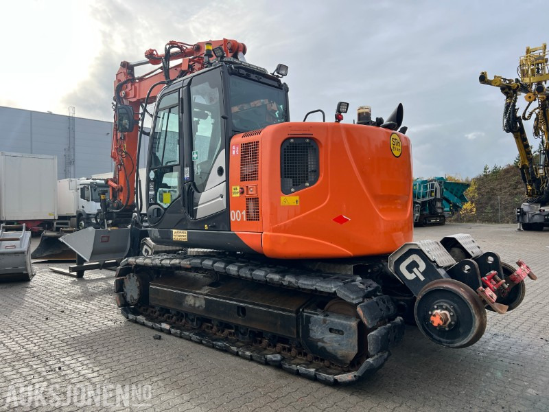 2015 Hitachi ZX135-US Rail maskin med henger, tilt, klype, 6 skuffer, klype - Escavadeira: foto 3 2015 Hitachi ZX135-US Rail maskin med henger, tilt, klype, 6 skuffer, klype - Escavadeira: foto 3