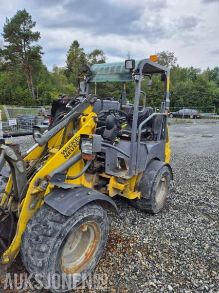 2015 Wacker Neuson WL 25 hjullaster med kost og skuff - Mini pá carregadora: foto 1 2015 Wacker Neuson WL 25 hjullaster med kost og skuff - Mini pá carregadora: foto 1