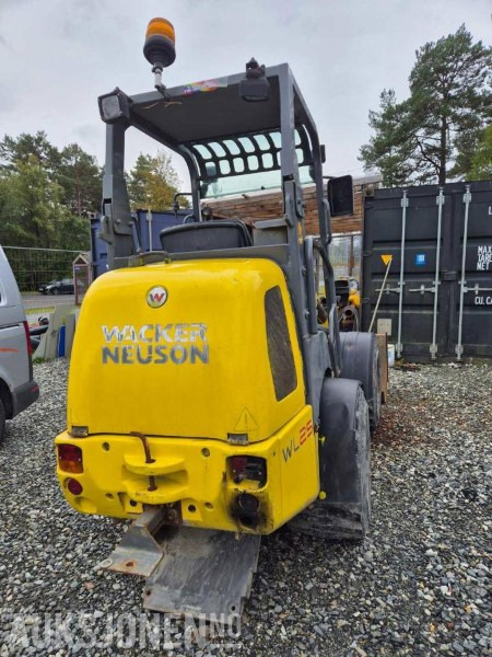 2015 Wacker Neuson WL 25 hjullaster med kost og skuff - Mini pá carregadora: foto 3 2015 Wacker Neuson WL 25 hjullaster med kost og skuff - Mini pá carregadora: foto 3